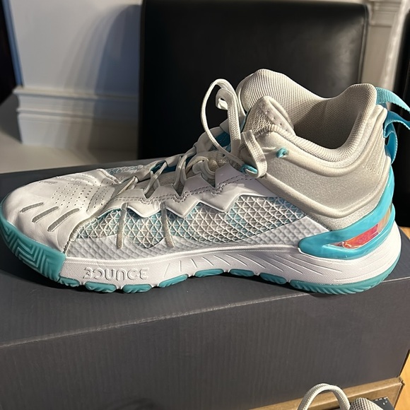 Adidas unisex basketball shoe - Picture 11 of 11